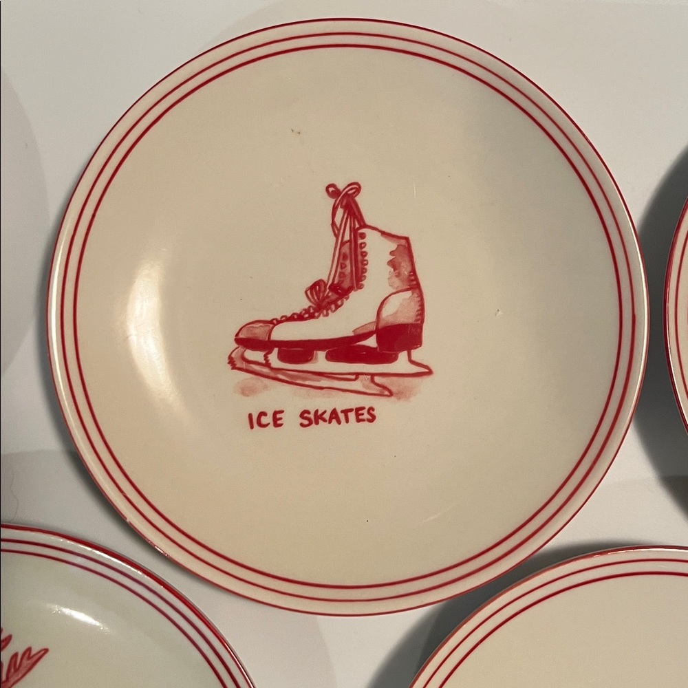 Set of 5 Molly Hatch holiday appetizer plates from Anthropologie - Picture 3 of 7